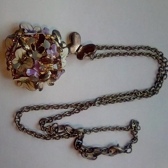 Enamel & Gold Metal Butterflies Necklace That Looks Like a Bouquet of Flowers - Picture 4 of 6